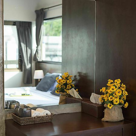 Green Leaf Hostel Пхукет Экстерьер фото