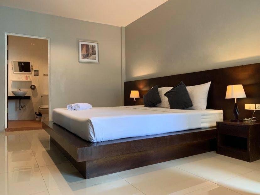 Green Leaf Hostel Пхукет Экстерьер фото