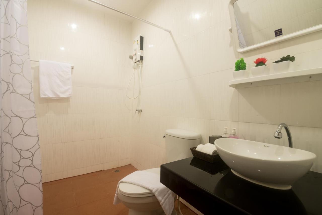 Green Leaf Hostel Пхукет Экстерьер фото
