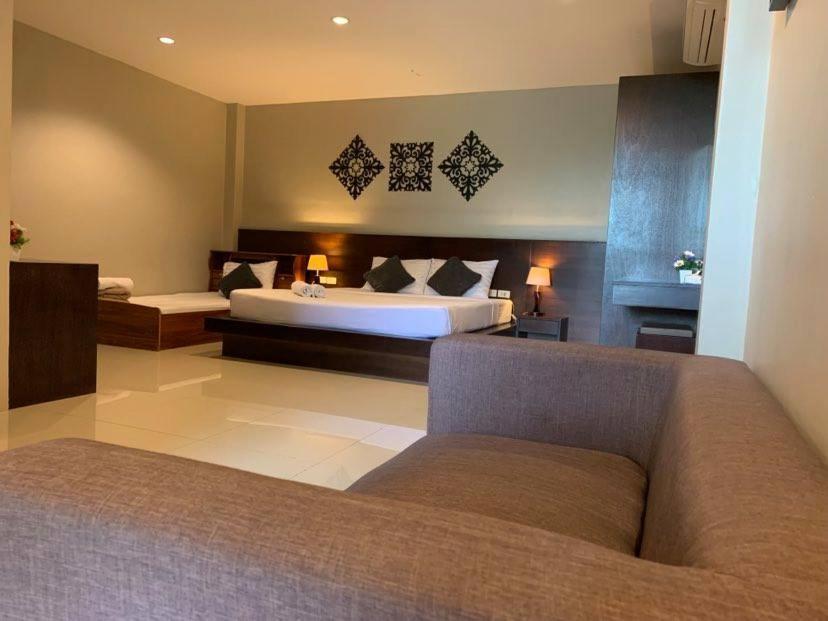 Green Leaf Hostel Пхукет Экстерьер фото