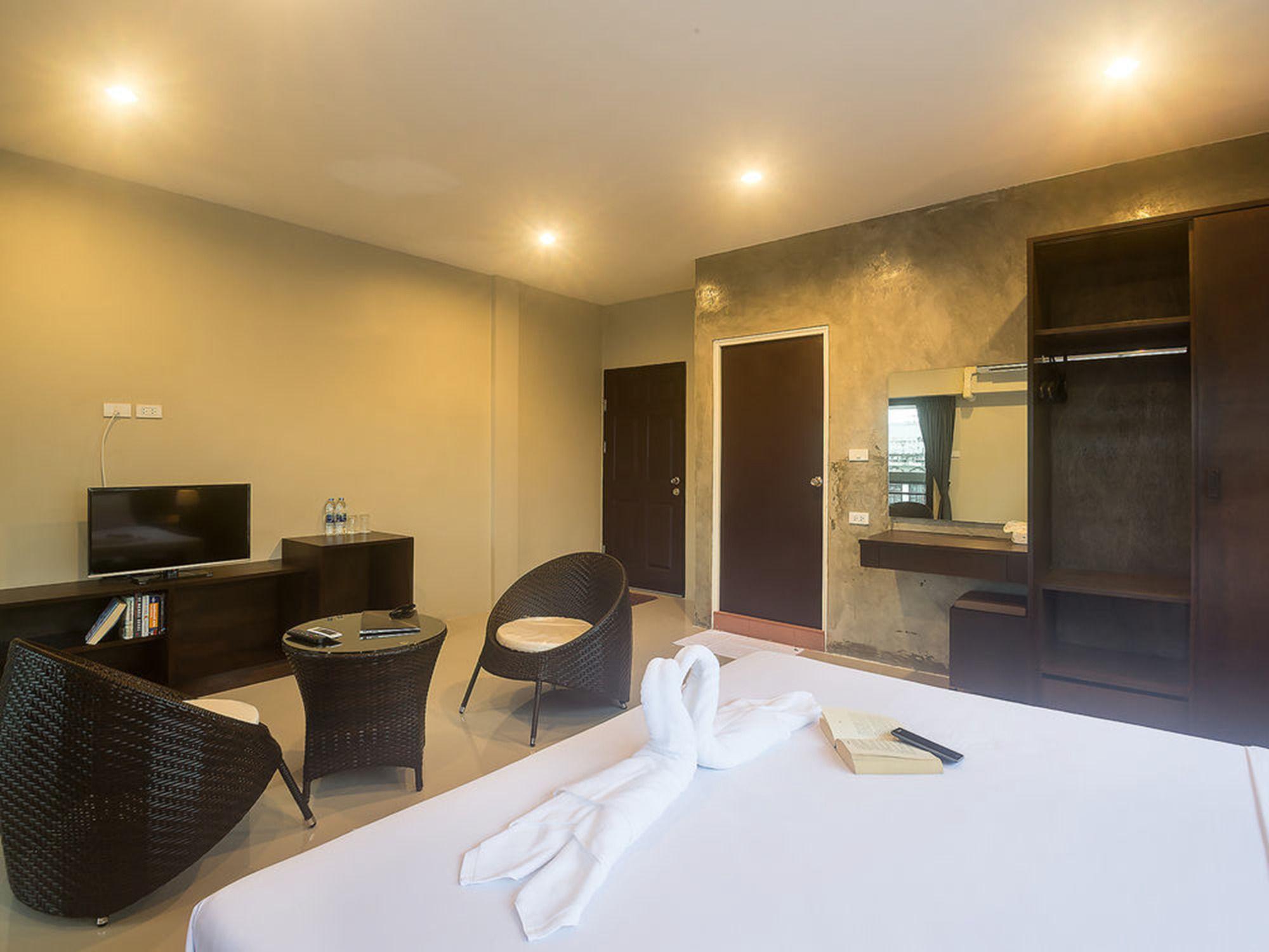 Green Leaf Hostel Пхукет Экстерьер фото