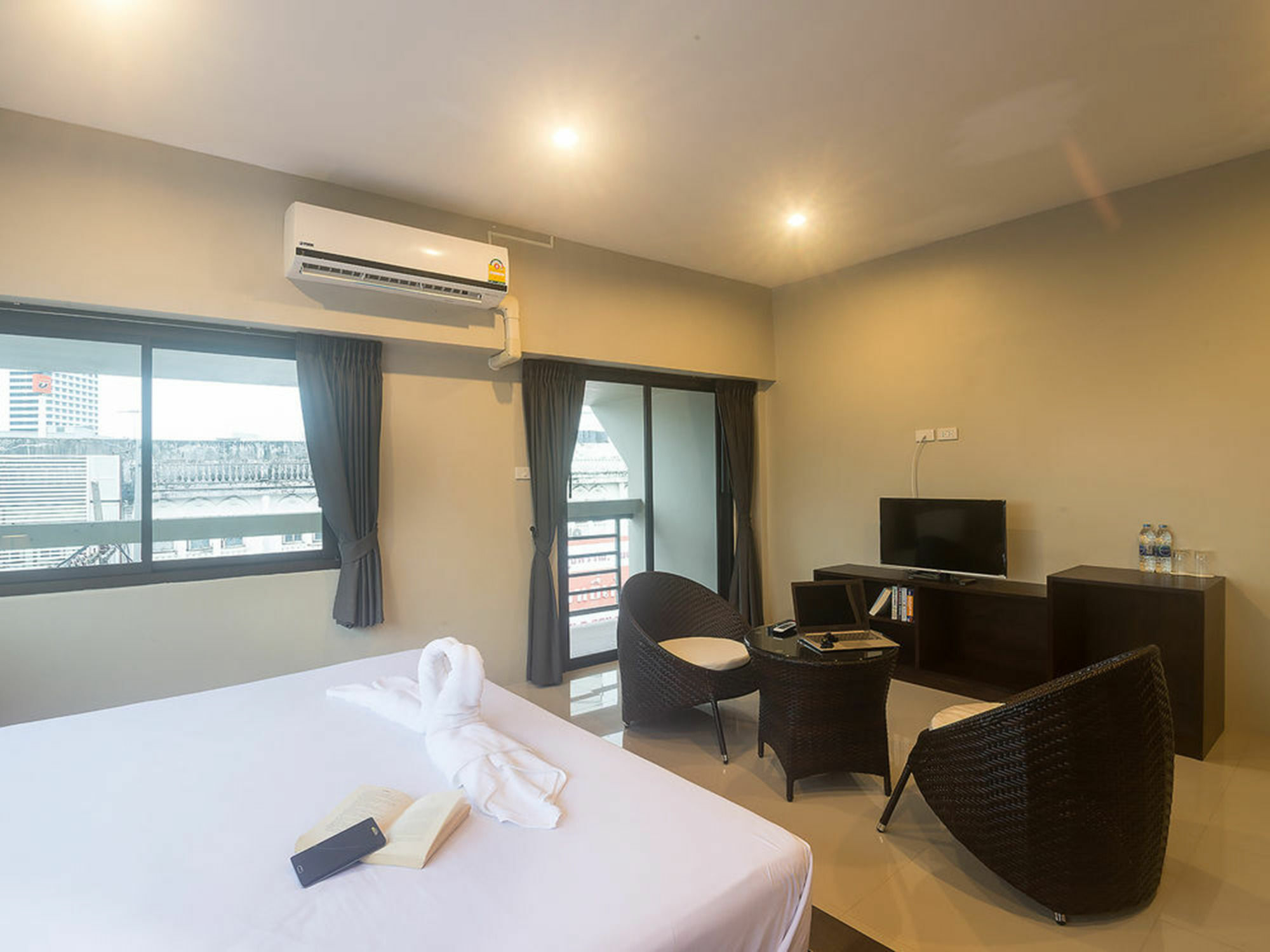 Green Leaf Hostel Пхукет Экстерьер фото